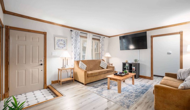 Near Downtown, Modern Interior - Chapel Hill Charm