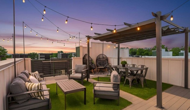 Near Downtown | Rooftop | Games