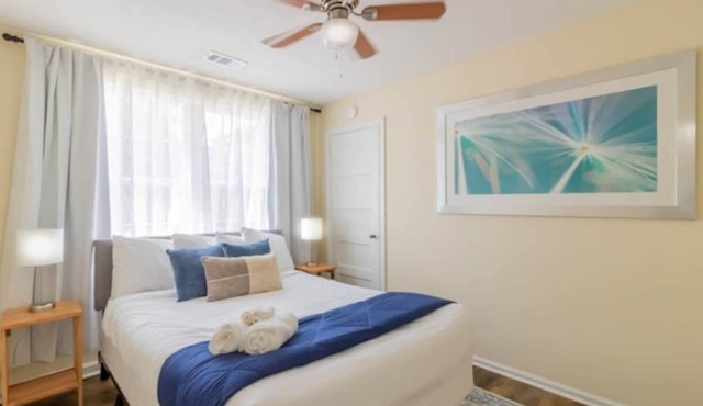 Near Downtown - The Delightful Double - Units A&B