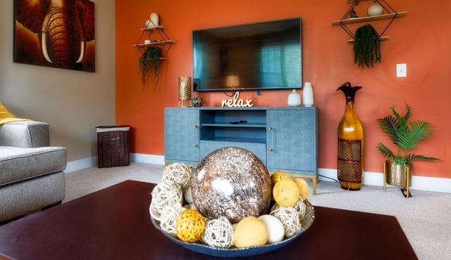 NEAR DOWNTOWN & WMU large beautiful home, backyard