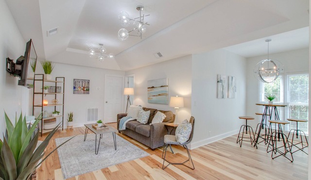 Near Downtown★Vandy+Belmont★2 Kings/Free Parking/Walk to Live Music