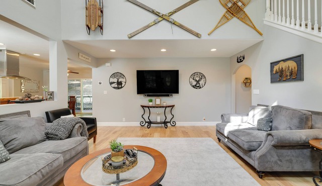 Near Dtwn: Twain Harte Home w/Furnished Deck!