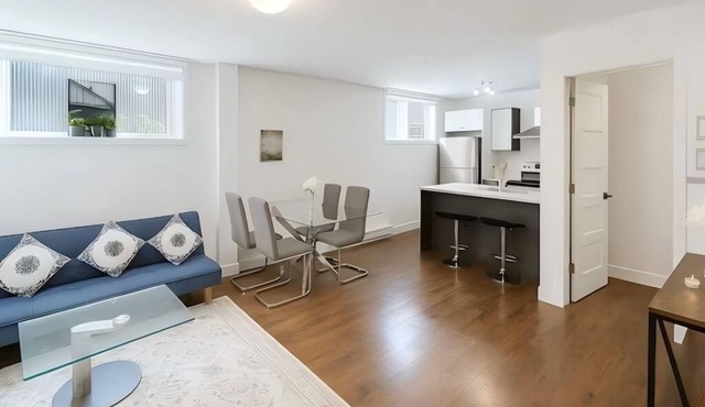 Near F1 Circuit 3BR Condo w/2 Parking,Modern Cozy Hideaway – Stylish Suite