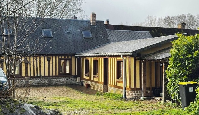 Near Fécamp and Etretat between sea and countryside, family house, large garden