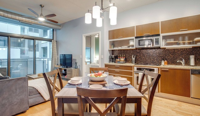 Near Fulton Market! Walkable West Loop Condo