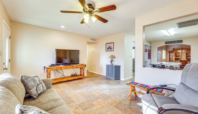 Near Golfing & Green Spaces: Florence Family Home!