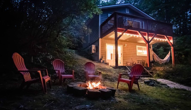 Near Gorges State Park & Waterfalls, Peaceful & Modern