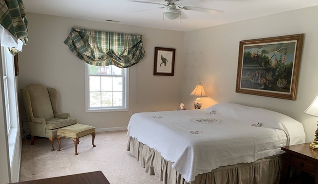 Near Great Meadow-15min to The Plains, VA~2 BR,1.5 Baths. DTV, wifi. Off I-66