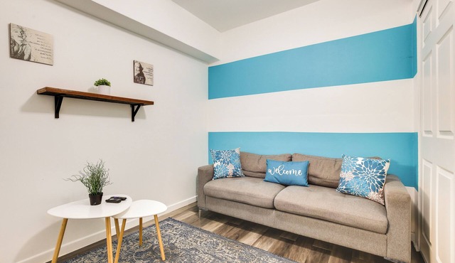 Near Haulover Park: Hollywood Cottage w/Yard!