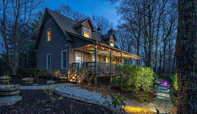 Near Highlands: 36-Acre Scaly Mountain Lodge