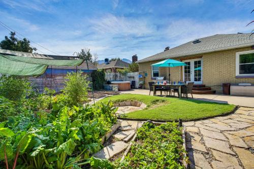 Near Hiking, Dining & Parks! Sunny SLC Retreat