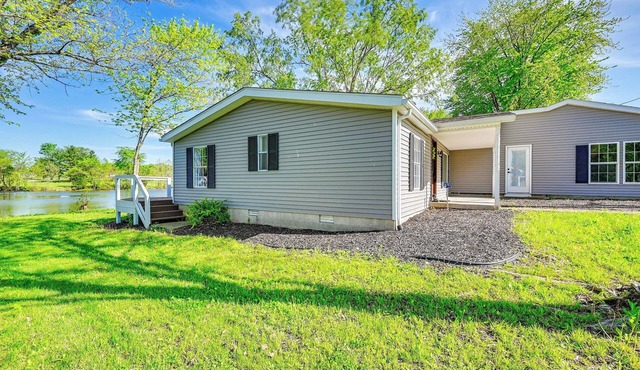 Near Hiking & Fishing: Dale Home w/Deck!