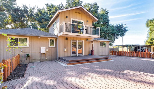 Near Hiking & Golf: Cozy Cottage in Morgan Hill!