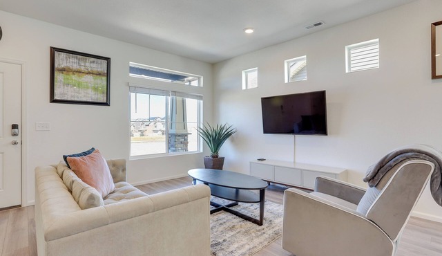 Near Hiking, Golfing & Fishing: Colorado Retreat!