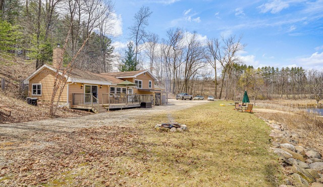 Near Hiking: Lakefront Getaway in Campbellsport!