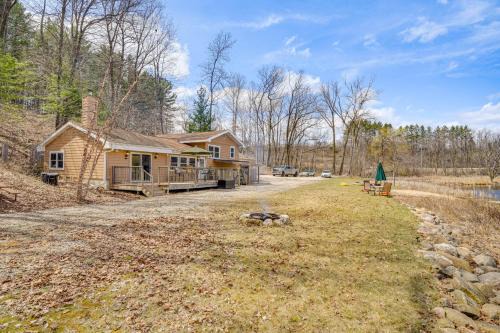 Near Hiking: Lakefront Getaway in Campbellsport!