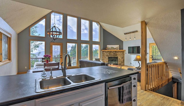 Near Hiking: Mtn-view Conifer Cabin w/2 Decks