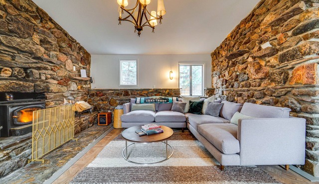 Near Hiking: Pet-Friendly Sierra Valley Gem