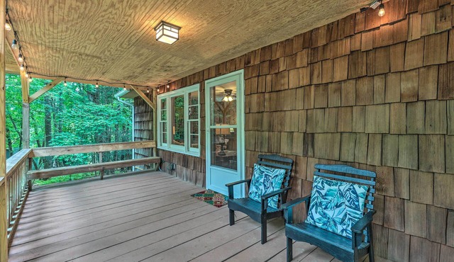 Near Hiking: Roaring Gap Retreat w/Fire Pit!