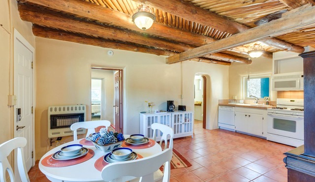 Near Hiking & Skiing: Mora Cottage w/Mtn Views