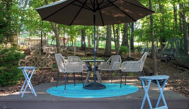 Near Hospital. Comfort at Home:Private Guest Room & Kitchenette. Long Term Stay.