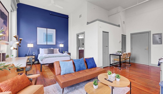 Near Hospitals & DT ~ Cozy+Parking+W/D+Churchill