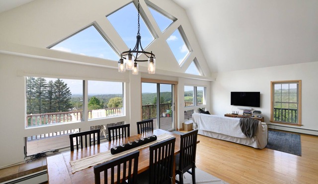 Near Hudson - Gorgeous Sunsets + Catskill Mountain Views