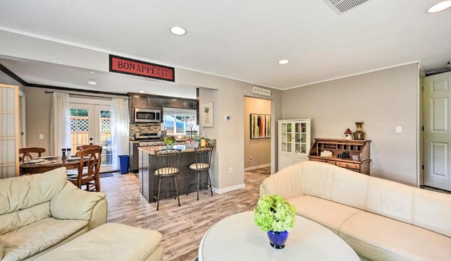 Near I-405 & 1 Mi to Dtwn! Kirkland Family Home