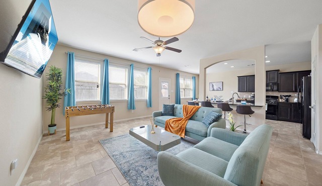 Near IAH Houston Home | Yard BBQ Games Wi-Fi Pets