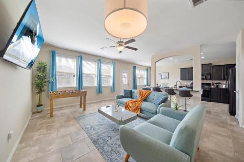 Near IAH Houston Home Yard BBQ Games Wi-Fi Pets