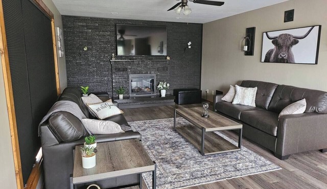 Near Ivy Black Venue | Sleeps 8 | 20 Min to Duluth
