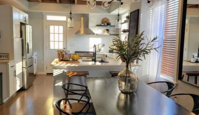 Near JHU & Downtown - Luxury Modern 4bd/3.5bath Rowhome w/Outdoor Lounge