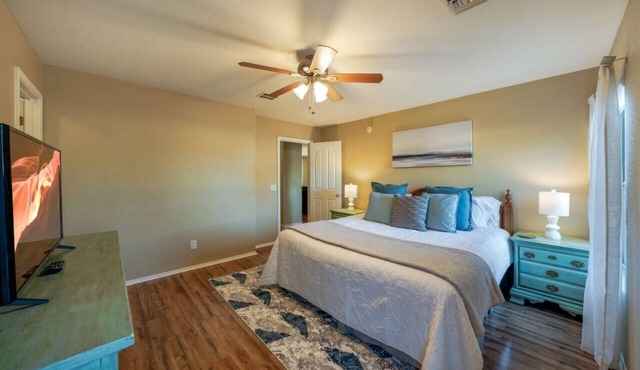 Near Kino/Outdoor Living/3BR & 2BA/Fenced