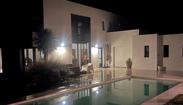 Near La Baule/Historical center. Villa located in a bubble of Serenity.