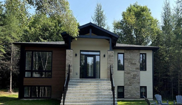 Near Lake Louise - Spa -Weedon - Pionnier
