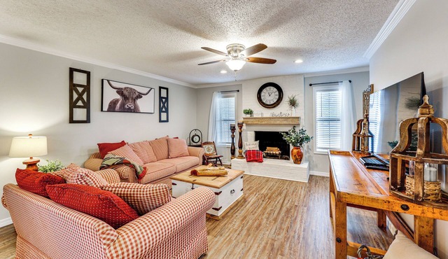 Near Lake Dardanelle: Updated Home w/Large Yard!
