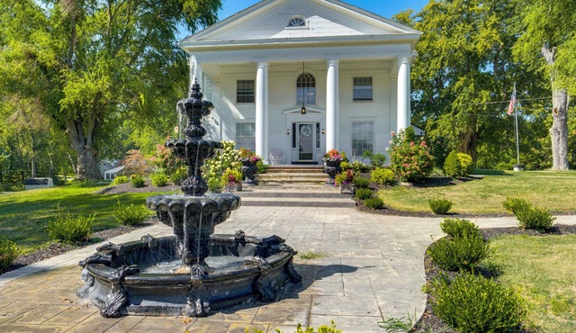 Near Lake Erie, Harbor & Parks: Conneaut Getaway!