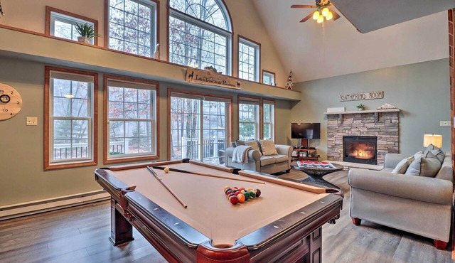 Near Lake & Hiking: Pocono Home w/Hot Tub