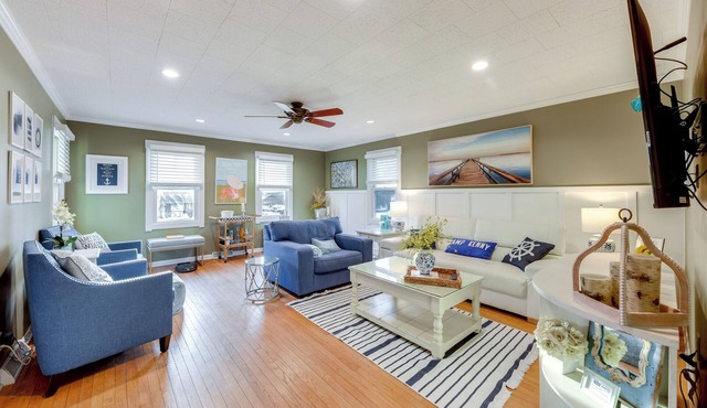 Near Lake Mary! Family-Friendly Twin Lakes Home