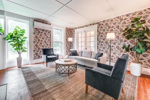 Near Lake & Wineries: Spacious Union Springs Home!