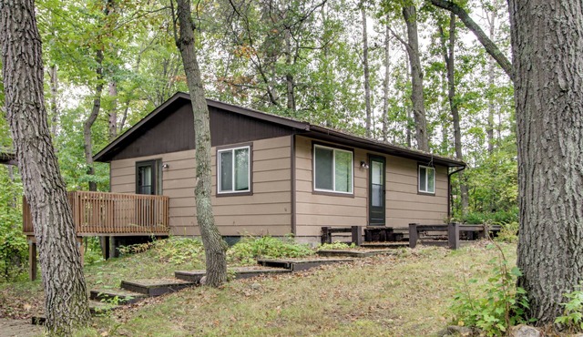 Near Lakes: Updated Family Home w/Deck in Cushing