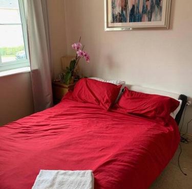 Near Lakeside Shopping Centre