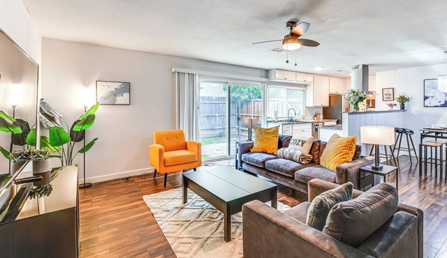 Near Lewisville Lake: Family Home in The Colony!