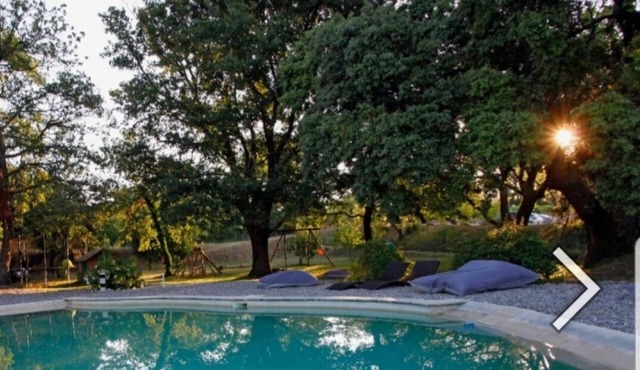 near lourmarin house in the heart of the vineyards