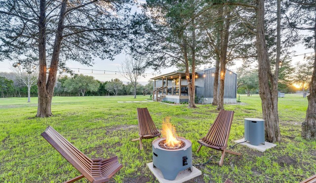 Near Majek Vineyard: Private Schulenburg Cabin