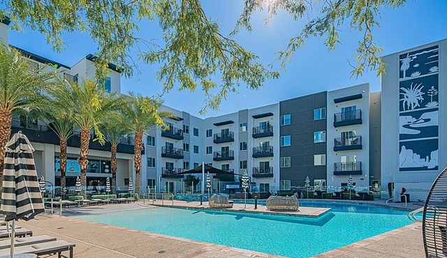 Near Mayo-Rooftop Deck-Heated Pool-Hot Tub-Parking