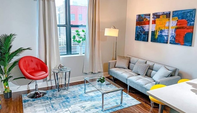 Near McCormick Place 420-Friendly 3BR/2BA with Optional Parking and sleeps 8