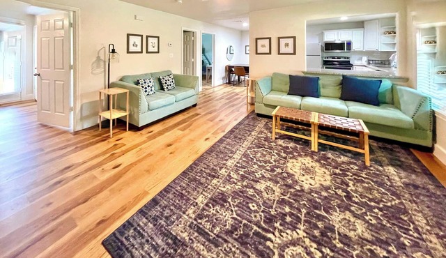 Near McKinney Square! Charming 3 BR house with garage and huge yard