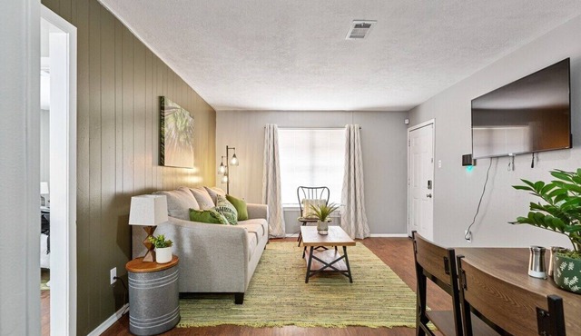 Near MD Anderson | Pet Friendly
