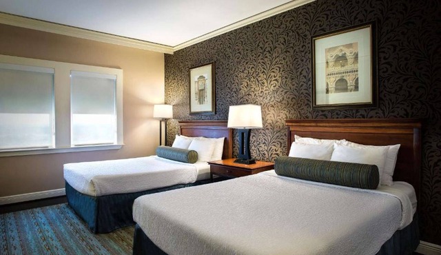 Near Minute Maid Park | On-Site Dining + Pool